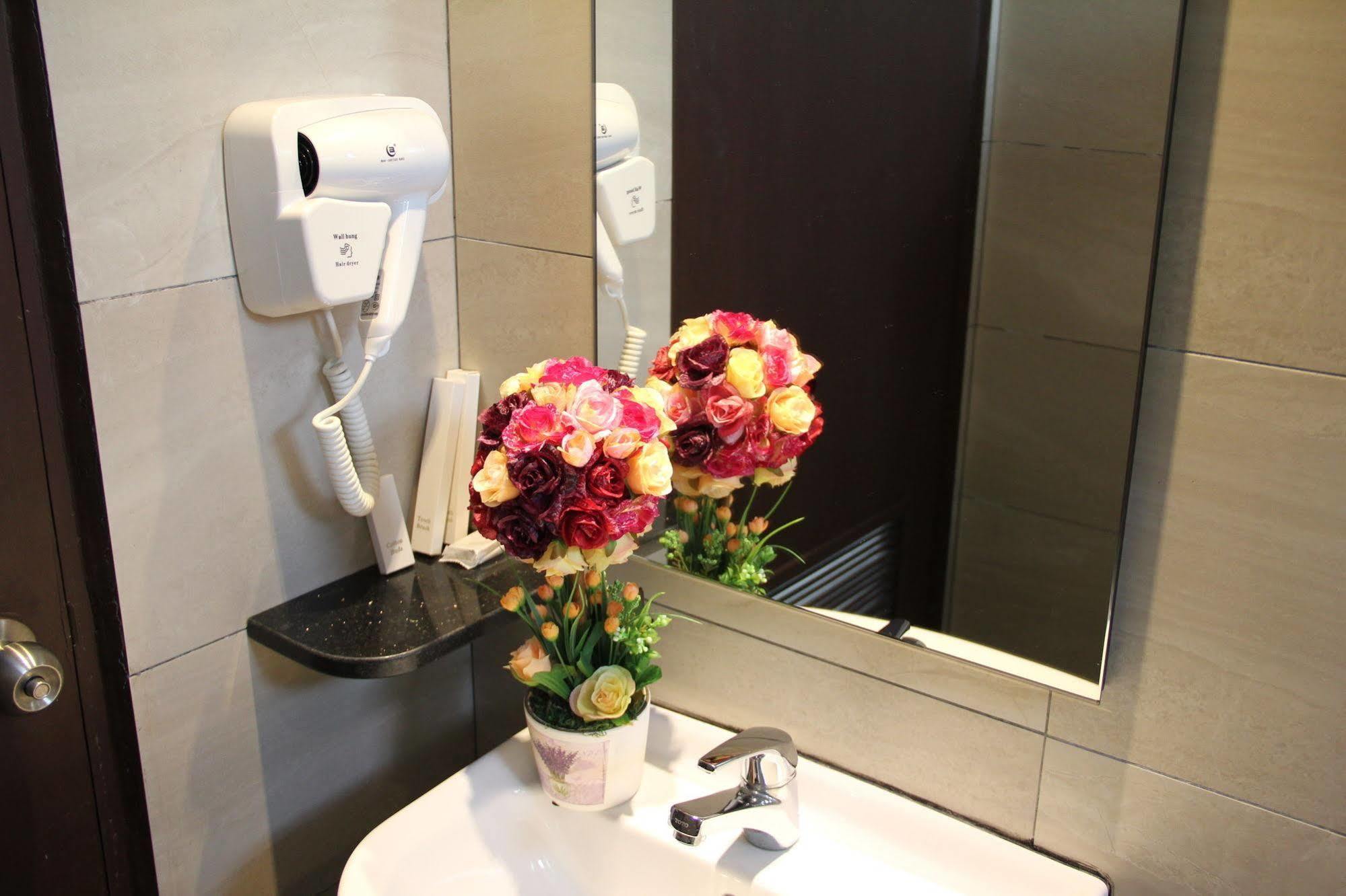 Kl Hotel Labuan Bagian luar foto