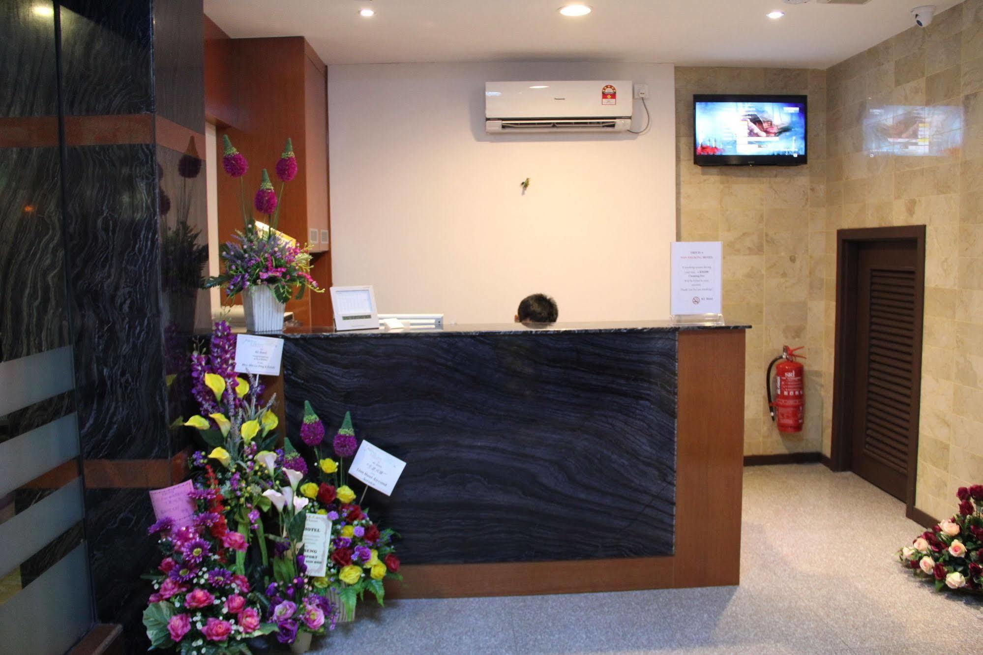 Kl Hotel Labuan Bagian luar foto