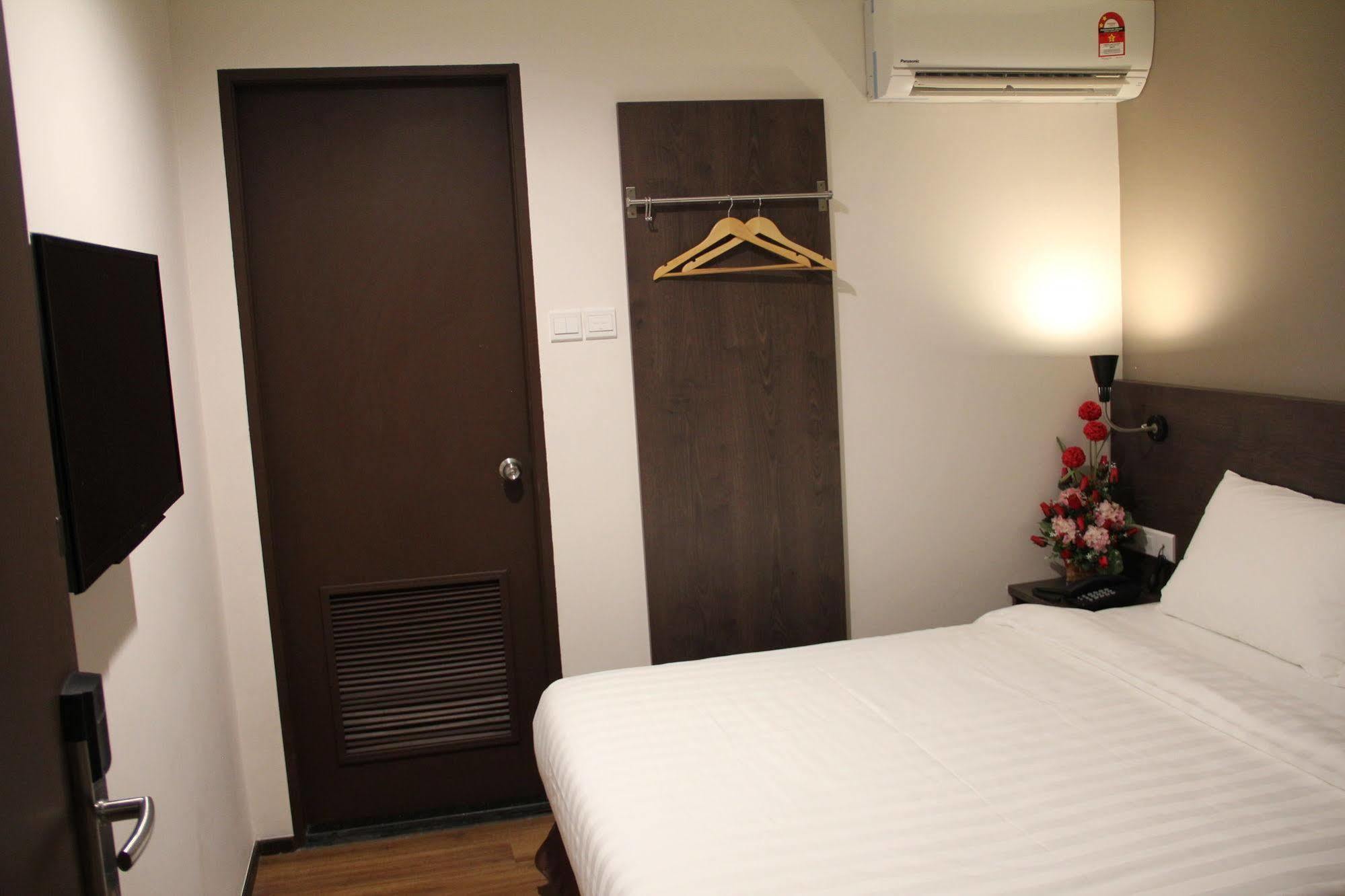 Kl Hotel Labuan Bagian luar foto